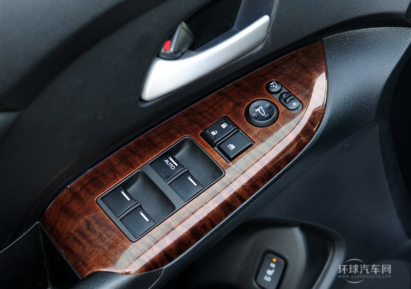 2014款 2.4L 明鑒領秀版