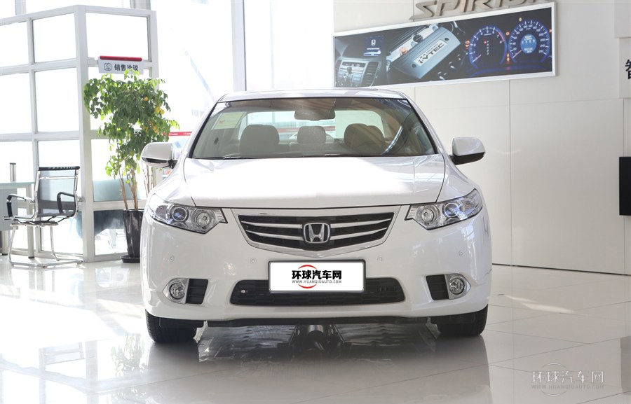 2013款 2.0L 尊貴版