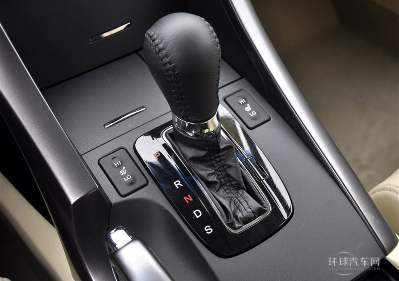 2013款 2.0L 豪華版