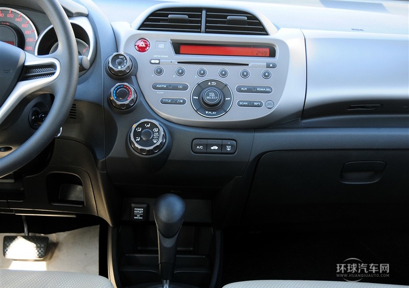 2011款 1.5L 自動(dòng)豪華版