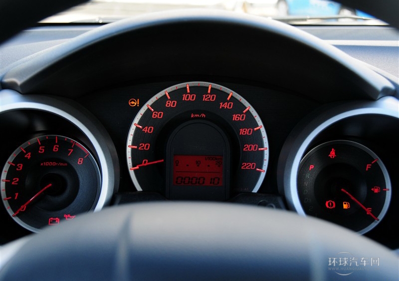 2011款 1.5L 自動豪華版