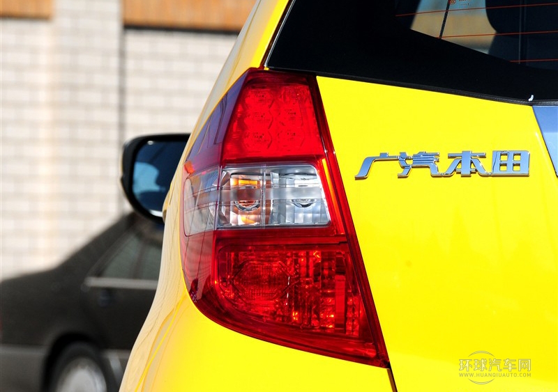 2011款 1.5L 自動豪華版