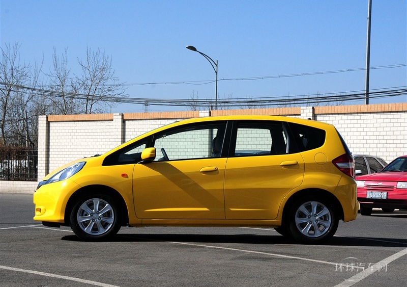 2011款 1.5L 自動(dòng)豪華版