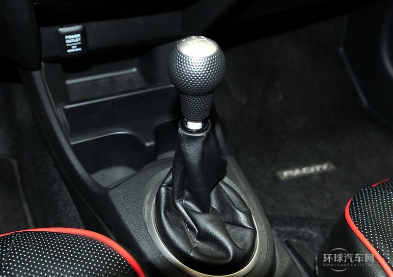 2011款 1.5L 手動(dòng)豪華版