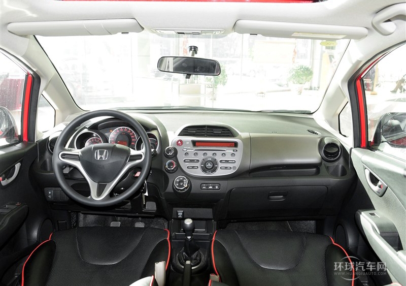 2011款 1.5L 手動豪華版