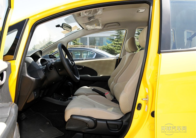 2011款 1.3L 自動舒適版