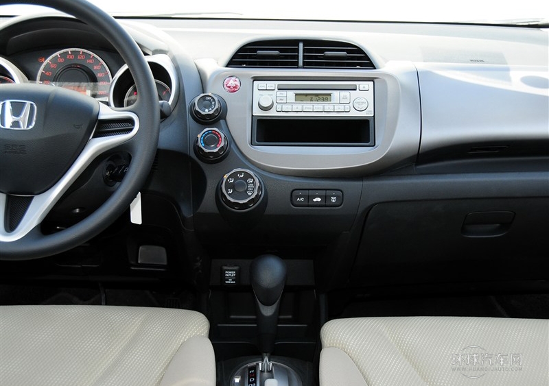 2011款 1.3L 自動舒適版