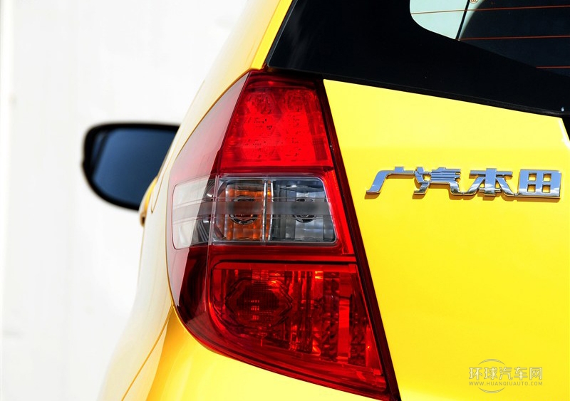 2011款 1.3L 自動舒適版