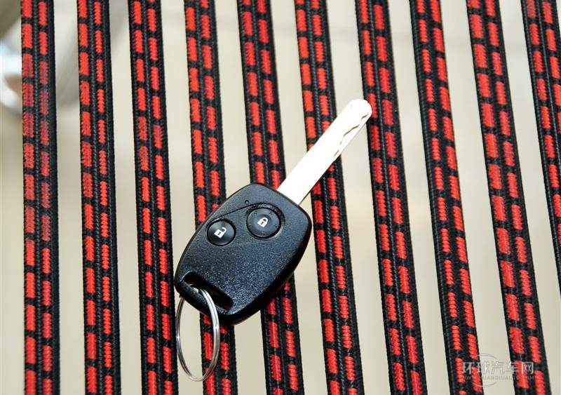 2011款 1.3L 手動(dòng)舒適版