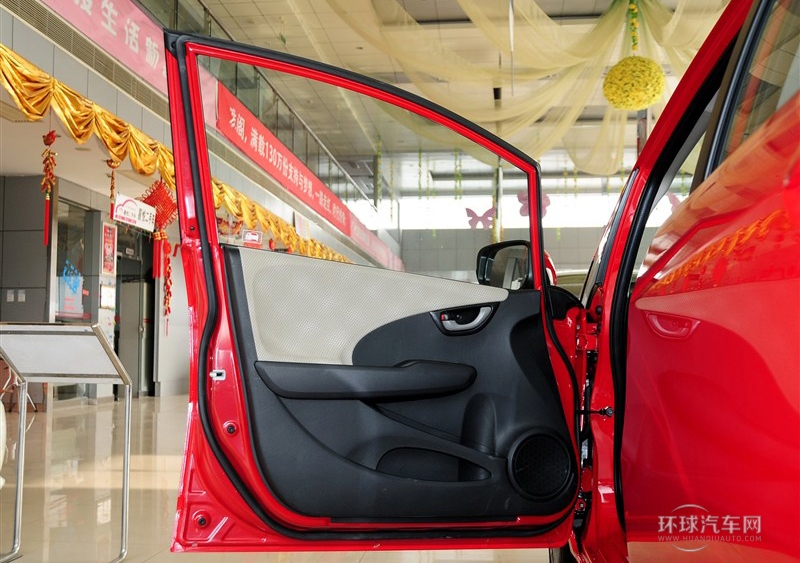 2011款 1.3L 手動(dòng)舒適版