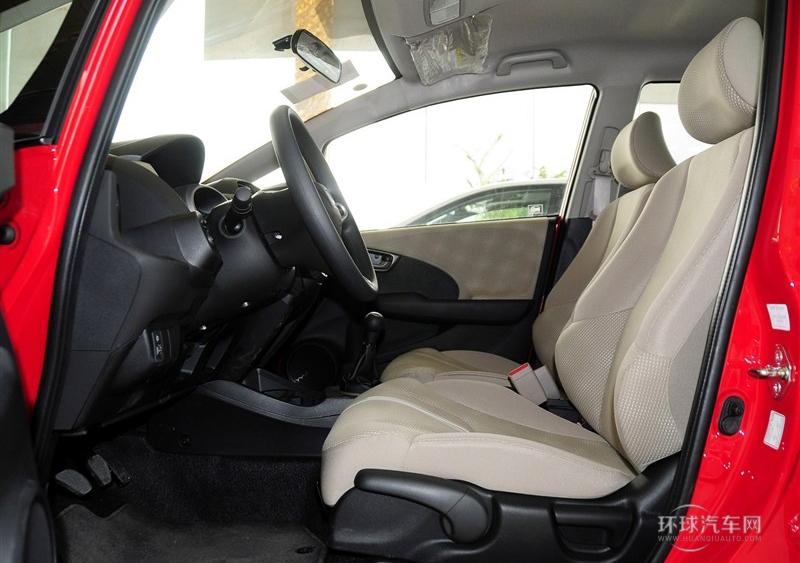 2011款 1.3L 手動舒適版