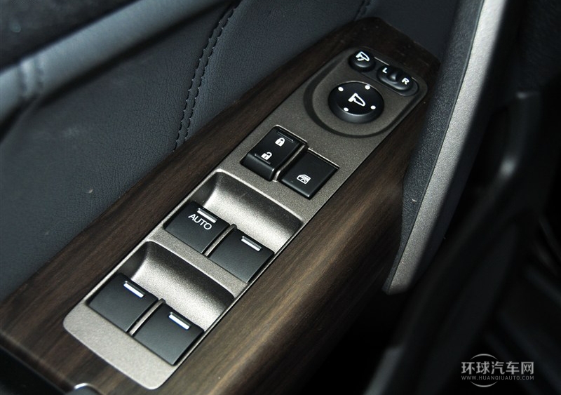 2012款 2.4L VTi豪華版