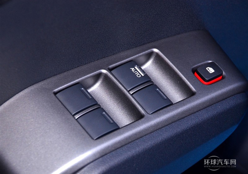 2011款 1.5L 自動全景天窗版