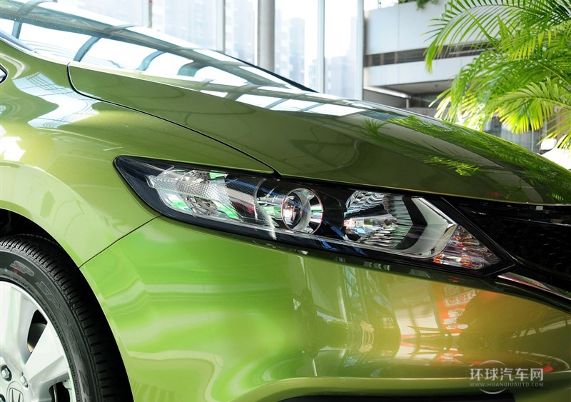 2013款 1.8L 自動(dòng)舒適版 6座