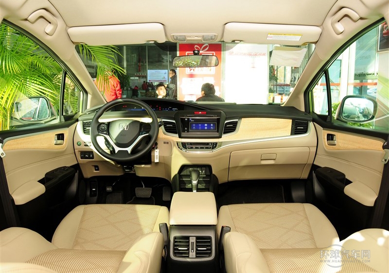 2013款 1.8L 自動(dòng)舒適版 6座