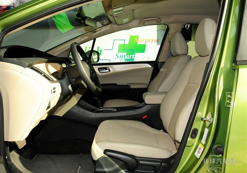 2013款 1.8L 自動舒適版 6座