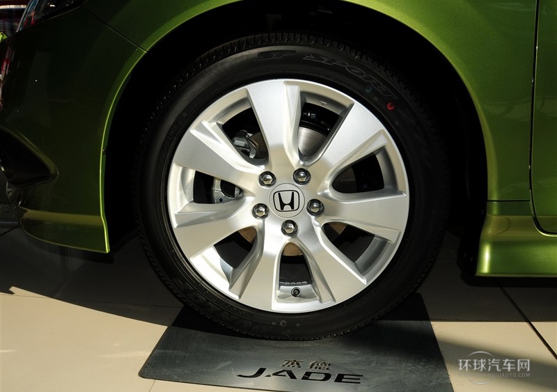 2013款 1.8L 自動舒適版 6座