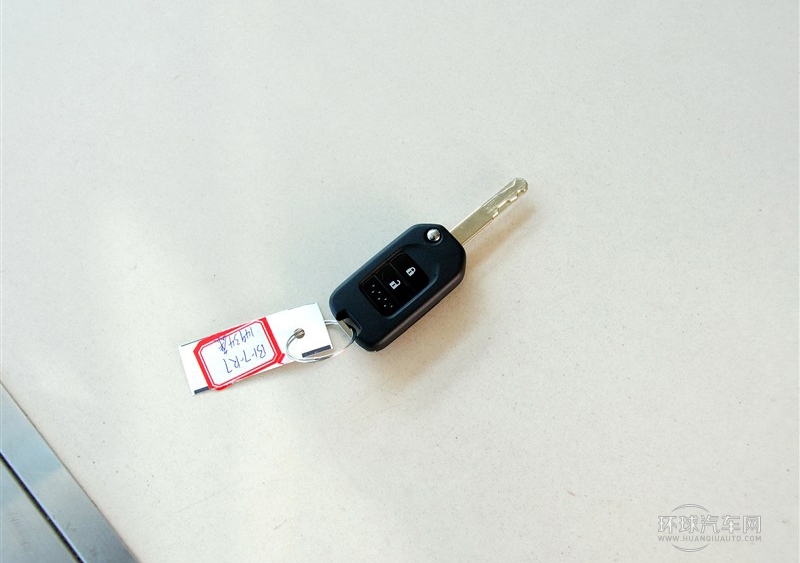 2013款 1.8L 自動舒適版 6座