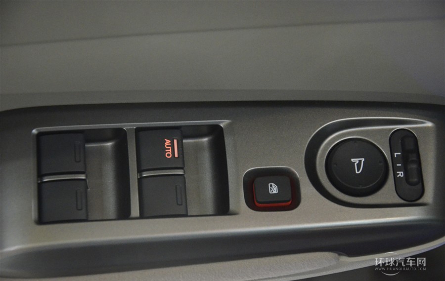 2012款 1.5L 自動旗艦版