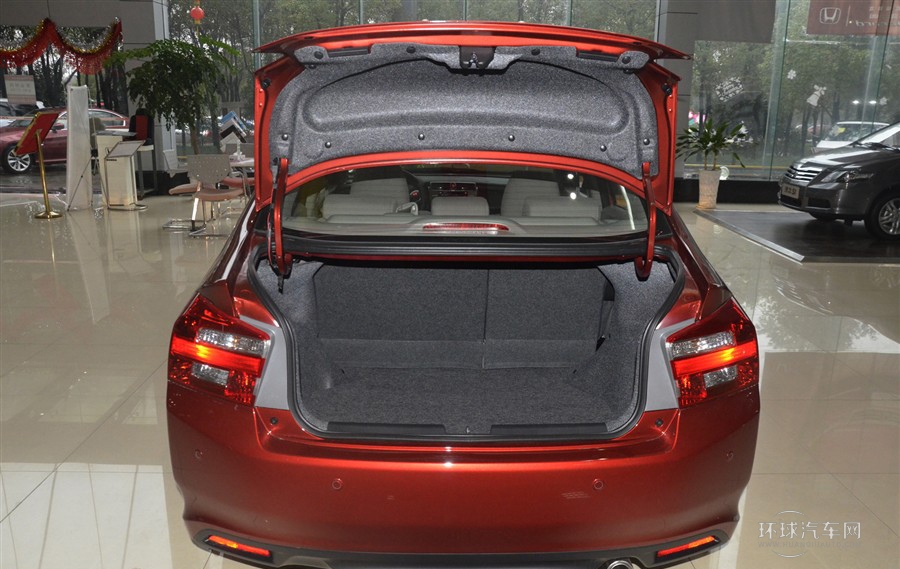 2012款 1.5L 自動(dòng)旗艦版