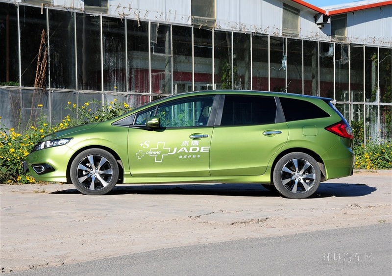 2013款 1.8L 自動舒適版 5座