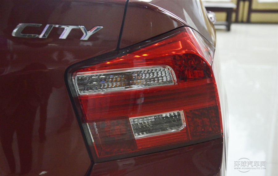 2012款 1.5L 自動旗艦版