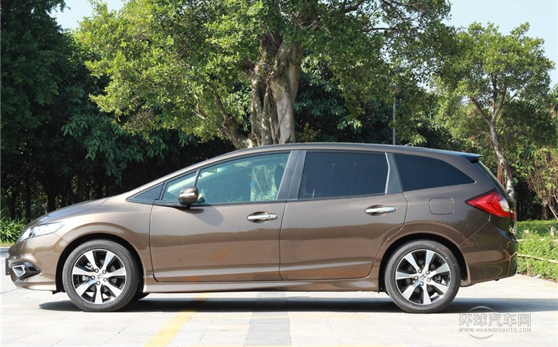 2013款 1.8L CVT豪華版 6座