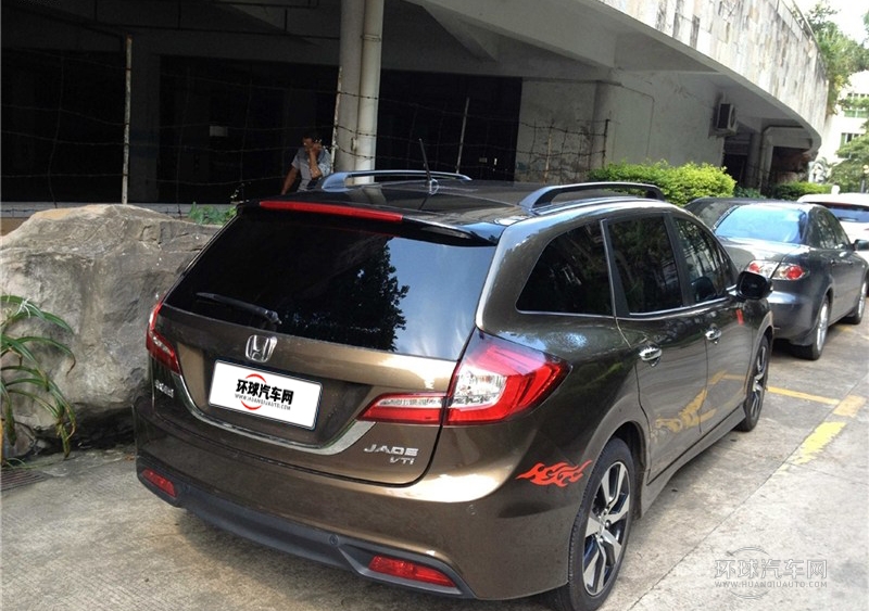 2013款 1.8L CVT豪華版 6座