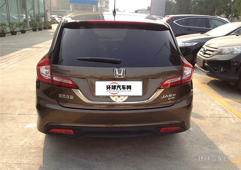 2013款 1.8L CVT豪華版 6座