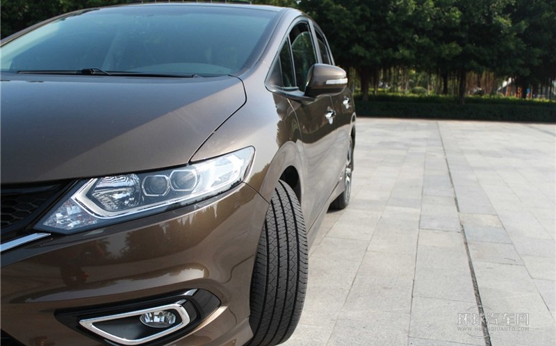 2013款 1.8L CVT豪華版 6座
