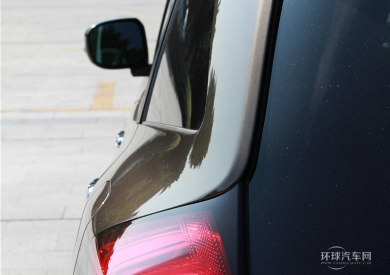 2013款 1.8L CVT豪華版 6座