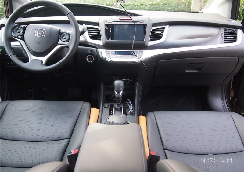 2013款 1.8L CVT豪華版 6座