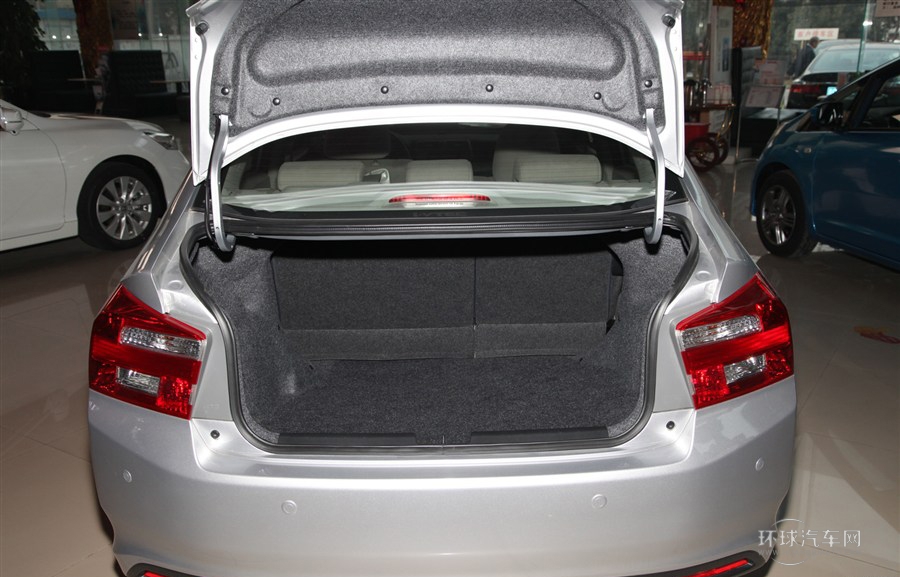 2012款 1.5L 自動精英版