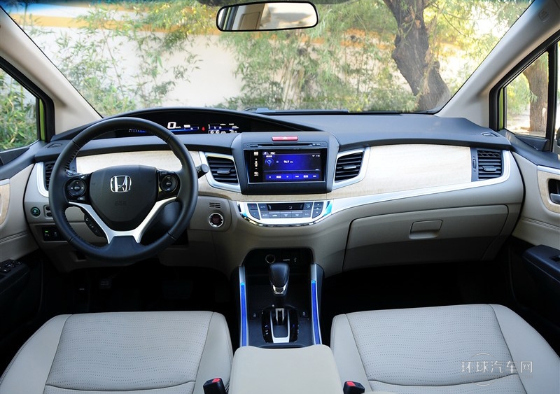 2013款 1.8L CVT豪華版 5座