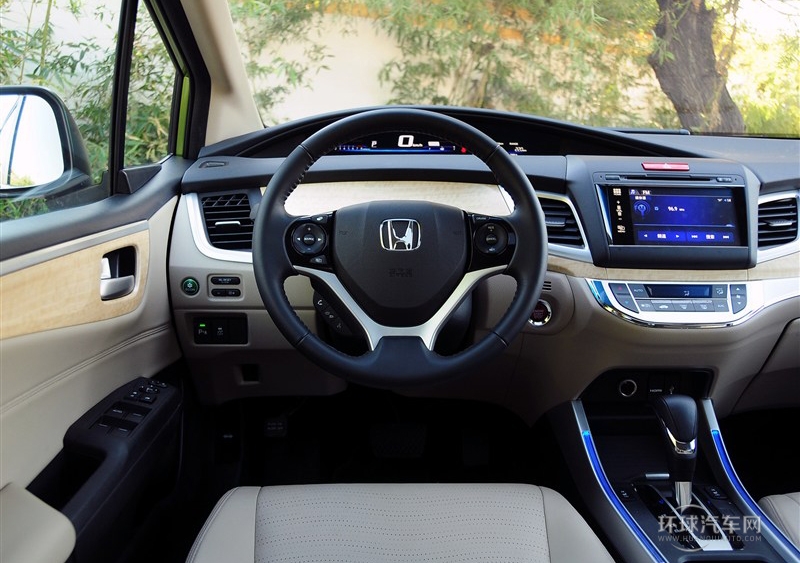 2013款 1.8L CVT豪華版 5座