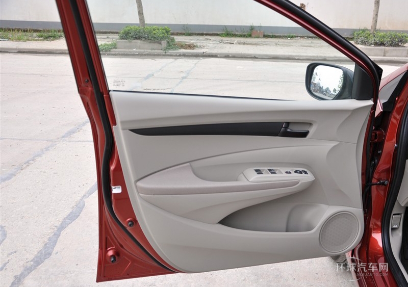 2012款 1.5L 手動舒適版