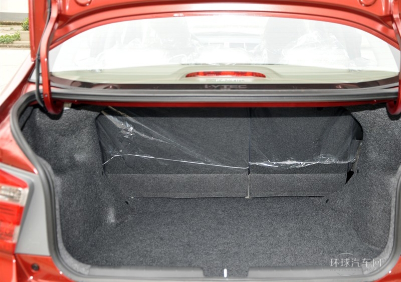 2012款 1.5L 手動舒適版