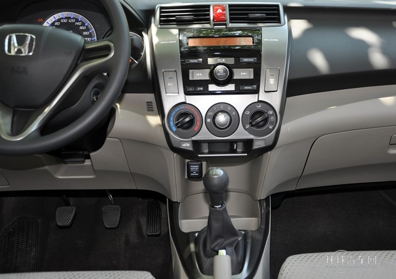 2012款 1.5L 手動舒適版