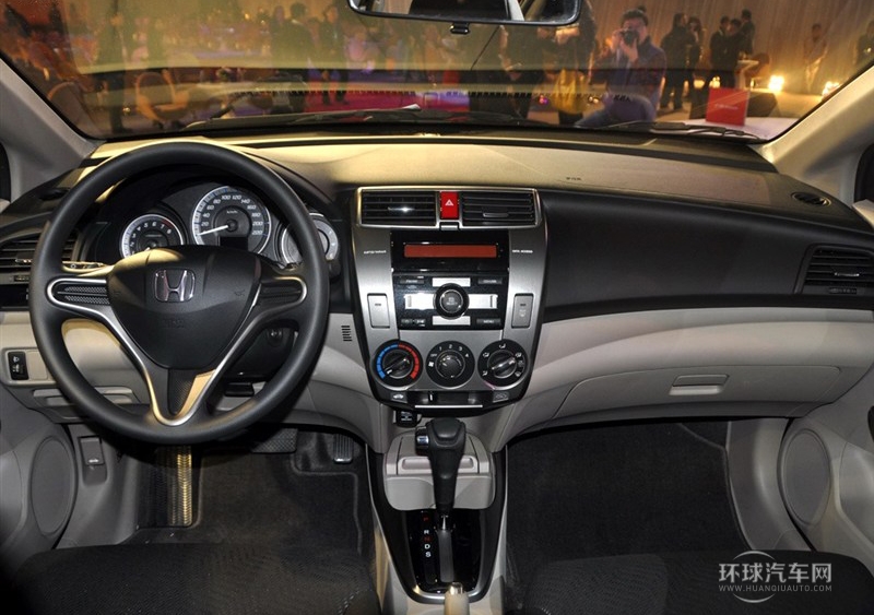 2012款 1.8L 自動旗艦版