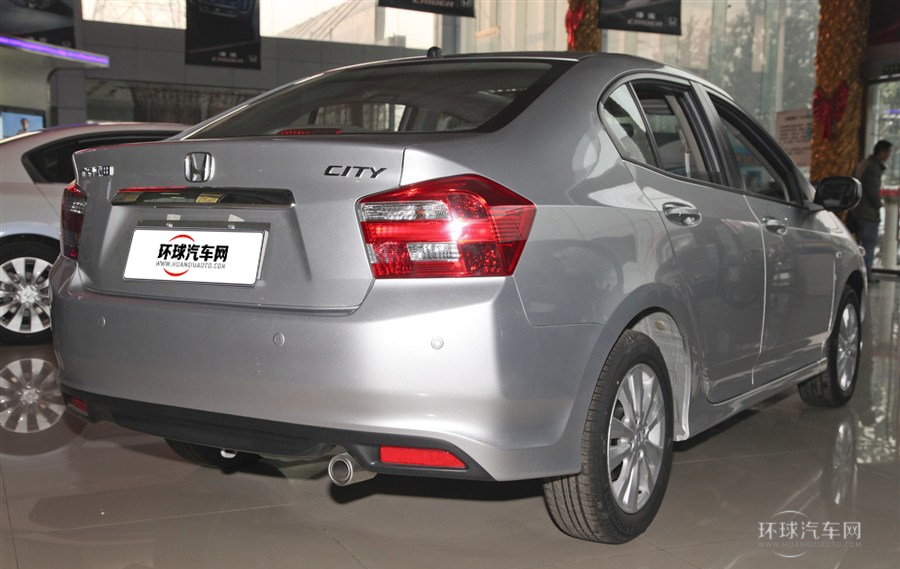 2012款 1.8L 自動(dòng)舒適版