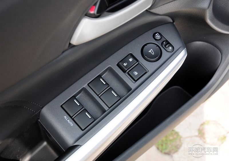 2012款 2.4L 豪華版