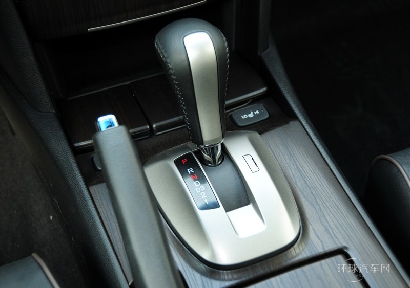 2012款 2.4L 豪華版