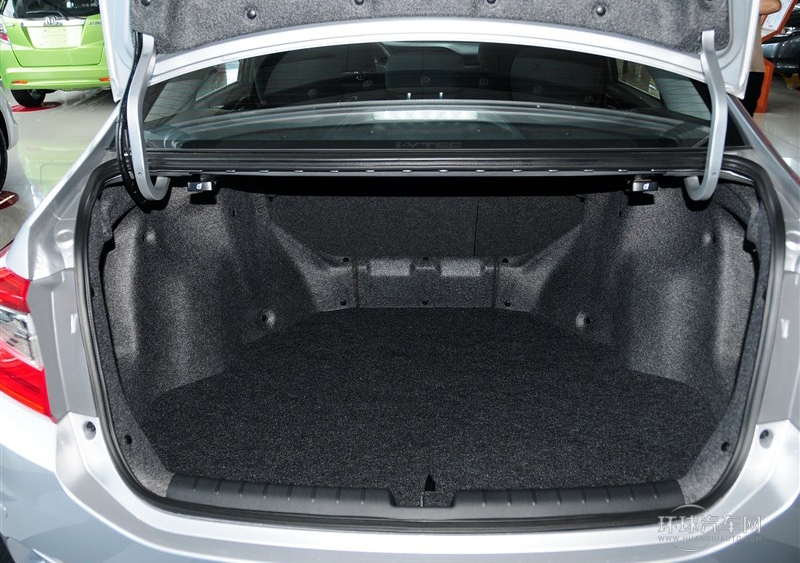 2013款 1.8L 自動豪華版