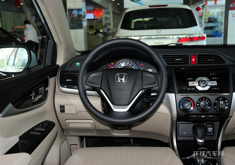 2013款 1.8L 自動舒適版