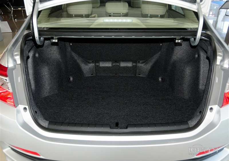 2013款 1.8L 自動(dòng)舒適版