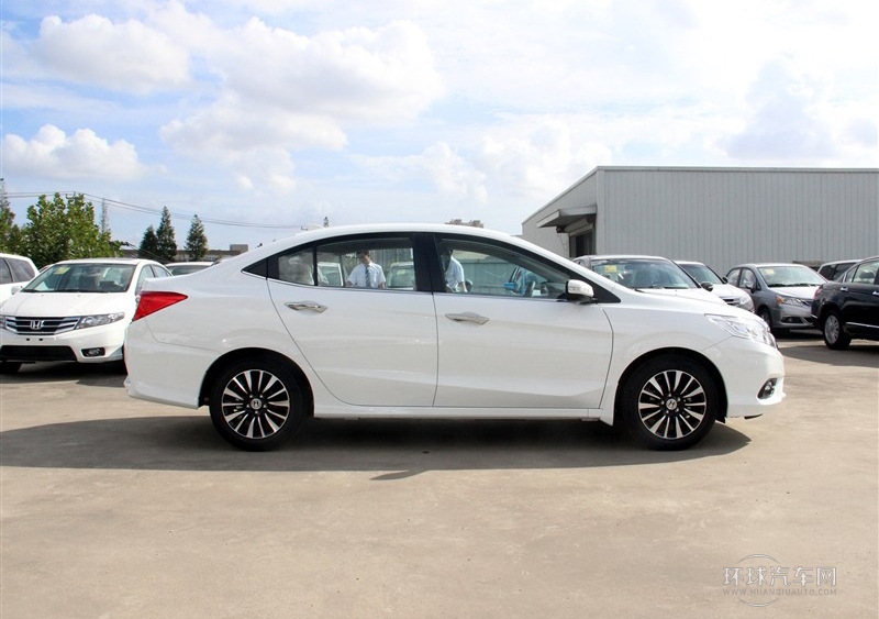 2013款 1.8L 手動舒適版