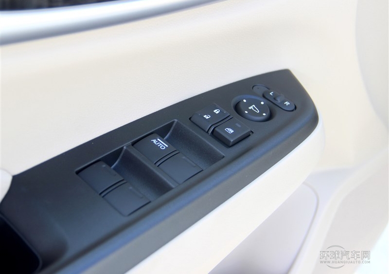 2013款 1.8L 手動舒適版