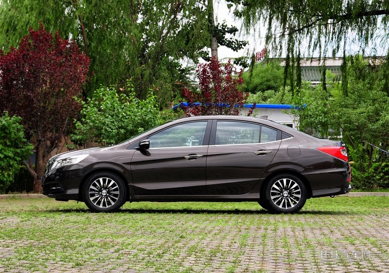 2013款 1.8L 自動旗艦版