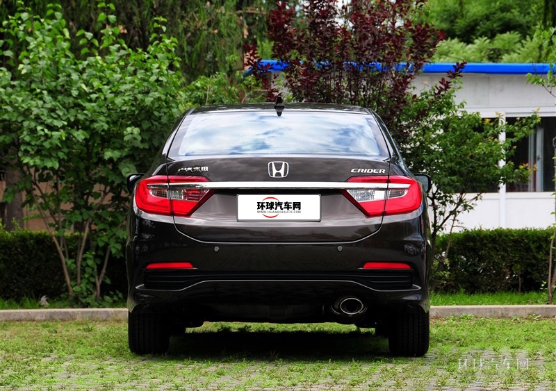 2013款 1.8L 自動旗艦版