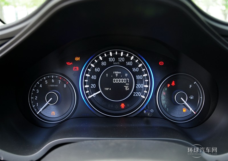 2013款 1.8L 自動旗艦版